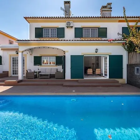 度假居 Charming 4 Bedroom House & Pool 阿泽陶