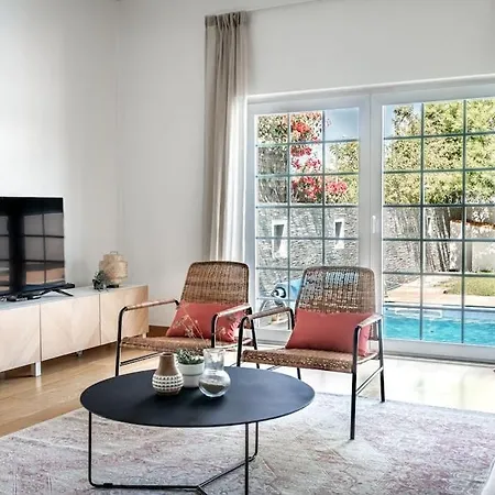 Charming 4 Bedroom House & Pool Dom wakacyjny Azeitão